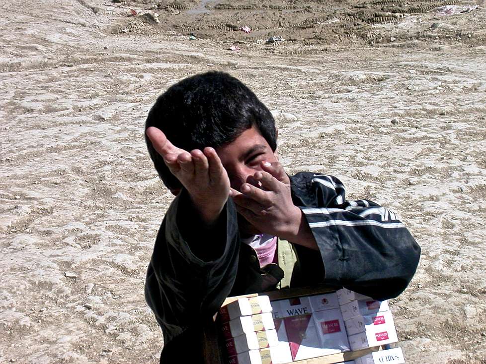 2004_Afghanistan_049_Children_on_the_hills