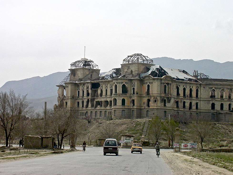 2004_Afghanistan_099_Bombed_Royal_Palace