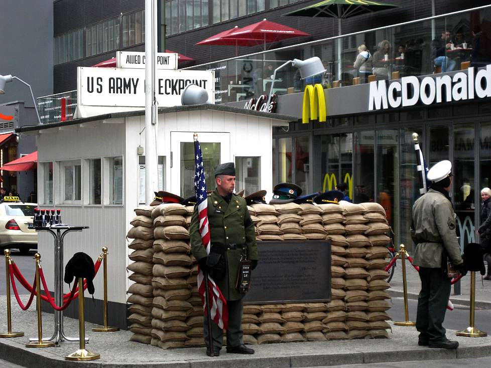 2012-03-21_Berlino_050_Checkpoint_Charlie