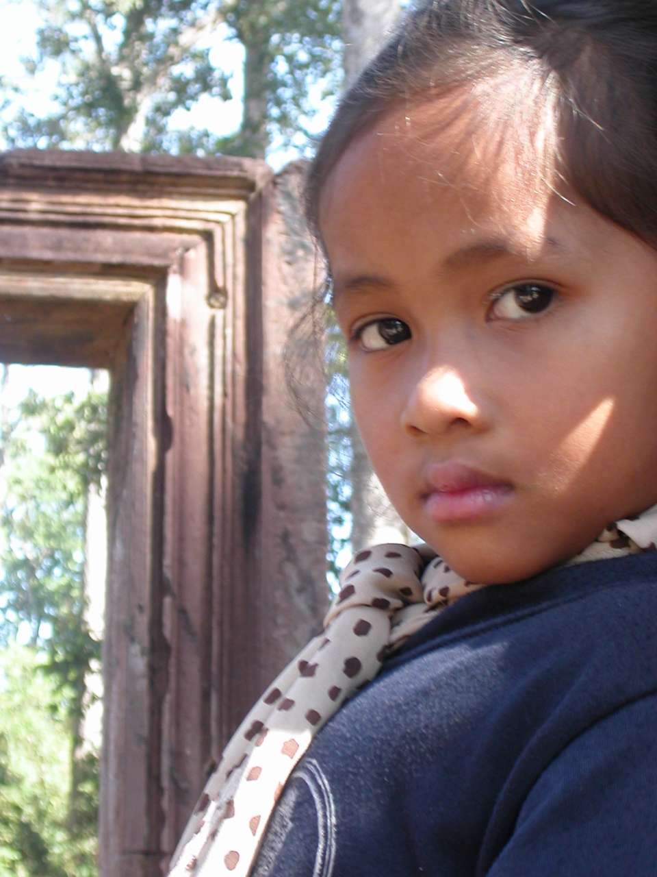 2005-12_Cambodia_1047_Angkor_C_Banteay_Srey.jpg