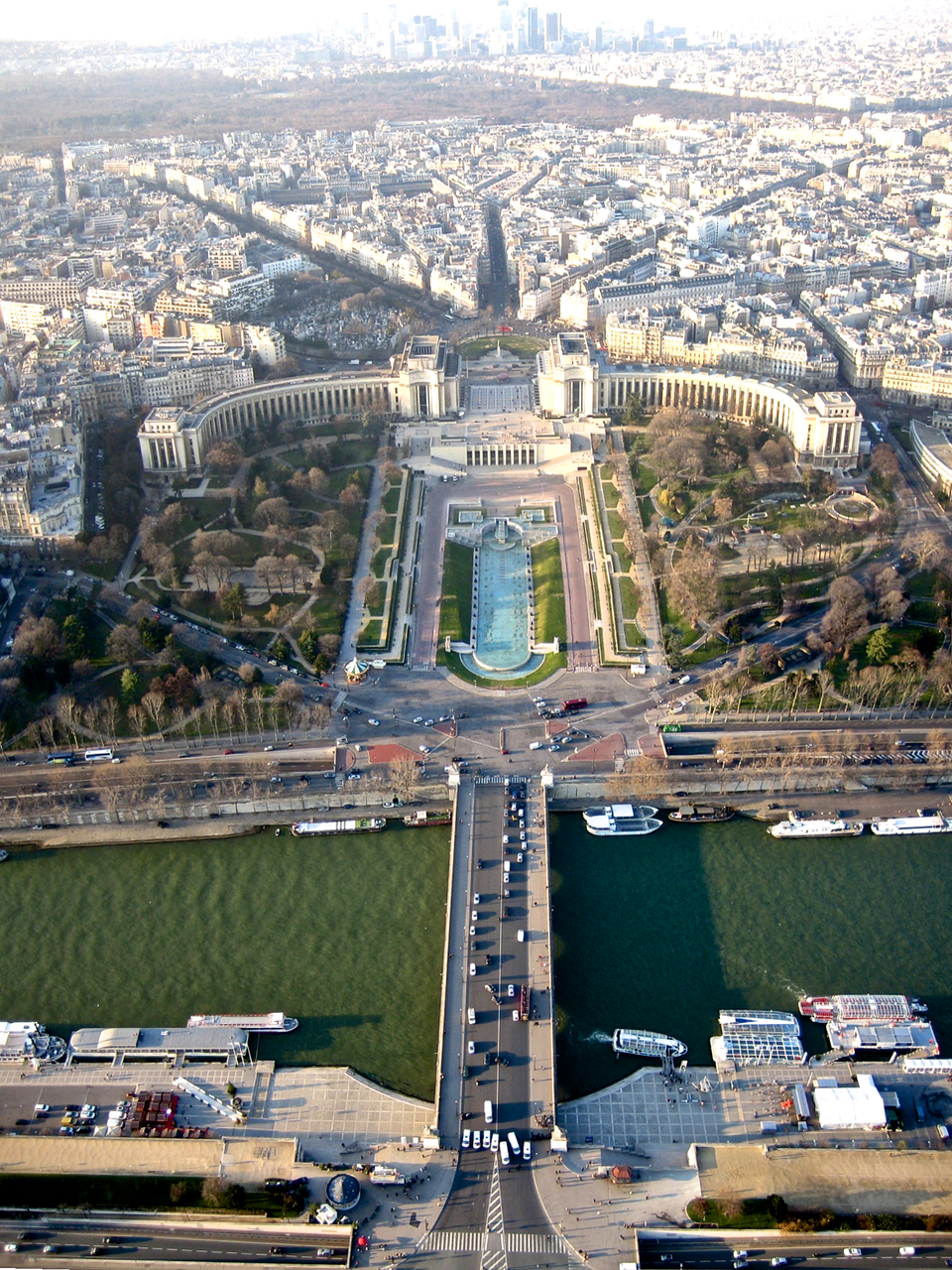 2006-12 Parigi, Natale 2006_100a (simo) panorama_Tour Eiffel