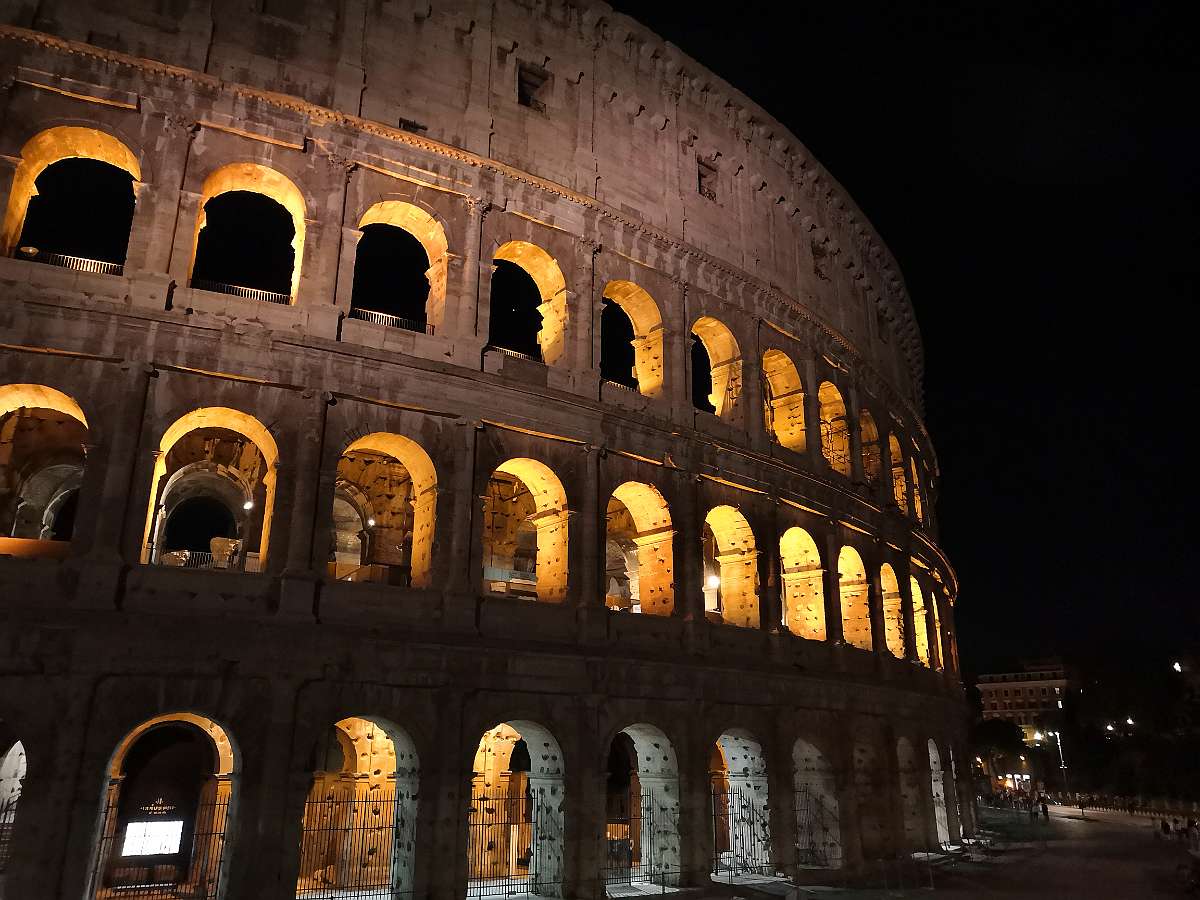 Roma_Colosseo_by_night_(2019)_104