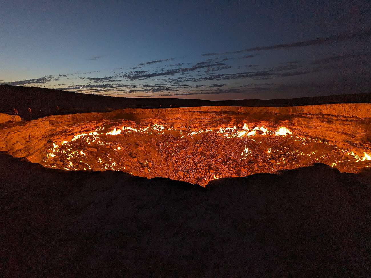 The Gates of Hell (Darwaza, Turkmenistan) - at night