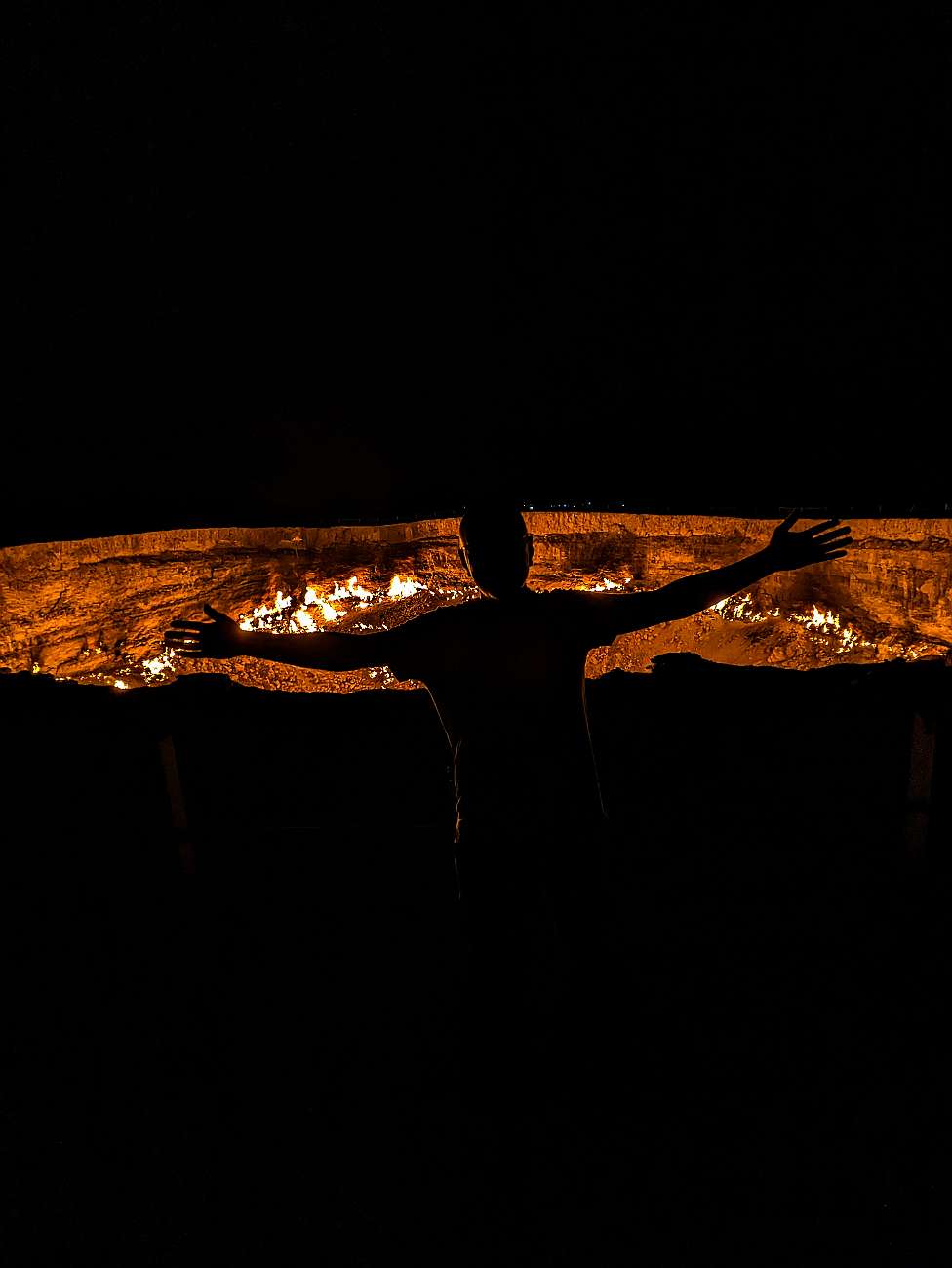 The Gates of Hell (Darwaza, Turkmenistan) - at night